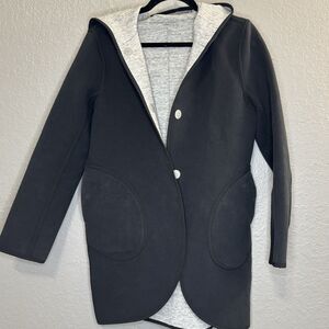 LULULEMON Womens Small Reversible Hidden Snap Gray & Black Hooded Wrap Jacket